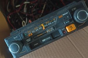 Autoradio con casse vintage
