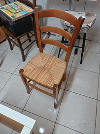 sedie in legno.