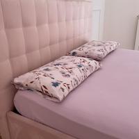 Letto rosa in velluto