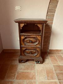 Cassettone in legno stile antico