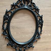 Cornice ovale