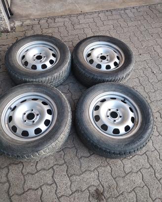 4 Gomme + cerchi Dacia Duster 
