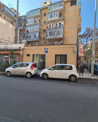 SAMPOLO: LOCALE C/1 N° 2 VETRINE RISTRUTTURATO