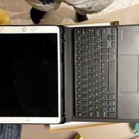 Ipad air con cover e tastiera