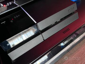 Playstation PS4+2 joypad originali e base ricarica