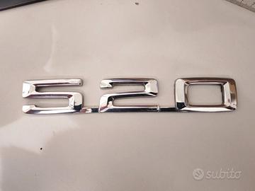 Targhetta scritta logo emblema BMW 520 originale a