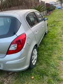 Opel corsa anno 2008
