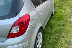 Opel corsa anno 2008