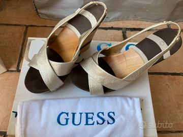 Sandalo zeppa GUESS