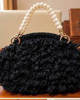 Borsa a uncinetto chiffon nera, manico in perle