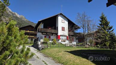 Ampio Appartamento in Villa con Giardino - Sappa