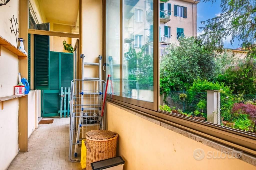Appartamento di 161 m² con più di 5 locali a Pisa - Altro