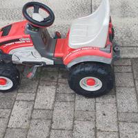 Trattore con rimorchio