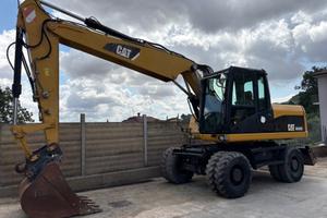 Escavatore gommato CAT M315D