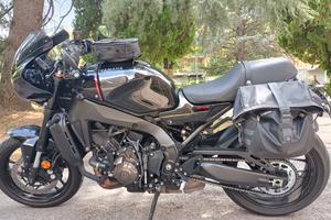 YAMAHA XSR 900