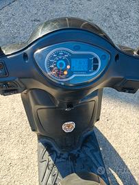 scooter Peugeot tweet 200