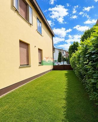 Villa di 215 m² con più di 5 locali e box auto dop