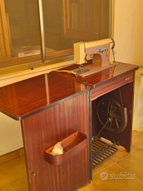 Macchina da cucire Necchi Vintage Buone Condizioni