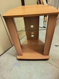 Carrello in legno porta TV.