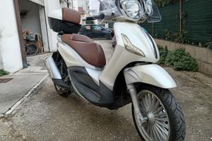 Beverly 300 i.e. 2014 - Solo 16.880 km