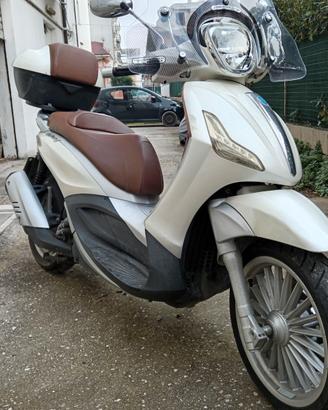 Beverly 300 i.e. 2014 - Solo 16.880 km