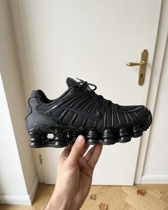 Nike shox taglia 42,5  nero/rosso