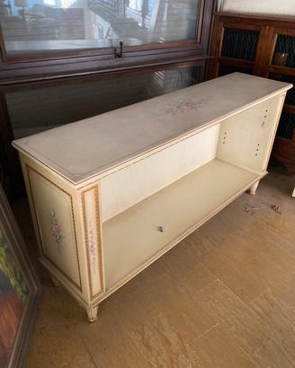 Mobile in legno con due ripiani