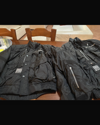 Due giubbotti da moto taglia M e taglia XL