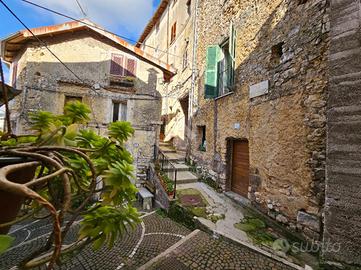 CASA SEMINDIPENDENTE A FIUGGI