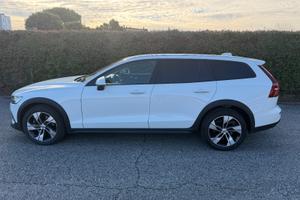 VOLVO V60 Cross Country Splendida