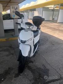 Peugeot Tweet 125cc Bianco