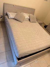 2 letti matrimoniali contenitori e armadio 6 ante