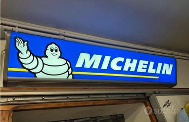 Insegna luminosa Michelin