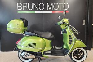 Piaggio Vespa 300 GTS