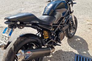 Ducati Monster 695 