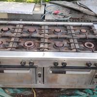 Cucina 8 gas + 2 forni