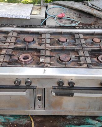 Cucina 8 gas + 2 forni