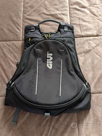 Zaino Moto GIVI - 22L - Come Nuovo con Portacasco