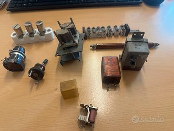Componenti elettrici vintage come da fotografie