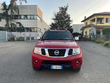 Nissan Navara 2.5 dCi 190CV 4 porte Double Cab XE