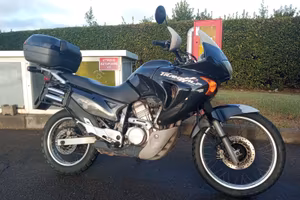 Honda Transalp 650 (XL650V) (2000)- Efficiente
