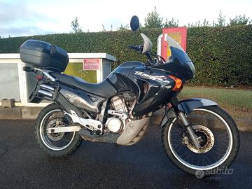 Honda Transalp 650 (XL650V) (2000)- Efficiente