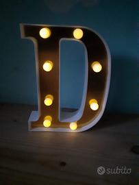 Lettera "D" illuminata