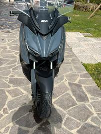 YAMAHA XMAX 300