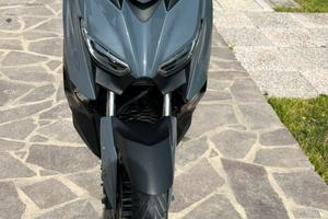 YAMAHA XMAX 300