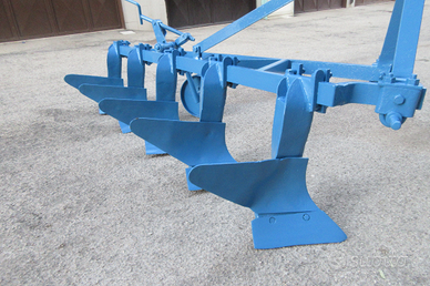 Aratro 5 vomeri pensato