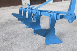 Aratro 5 vomeri pensato