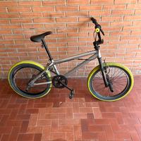 Bicicletta BMX