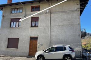 Immobile in asta di 180 m² con 3 locali e box auto