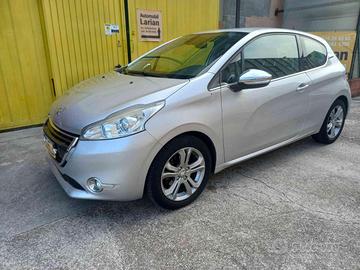PEUGEOT 208 serie 1.2 VTi 82 CV 3 porte Allure